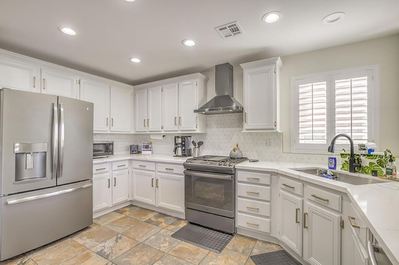 Buddha Gem, Central 6 Bed Room Luxury Home With Pool Hot Tub Game Room And Much More Las Vegas Eksteriør billede